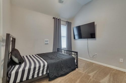 9833 Cedarcrest Dr, Aubrey TX  76227-5413 exterior