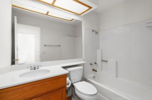 7 Villa Valtelena, Lake Elsinore CA  92532-0110 exterior