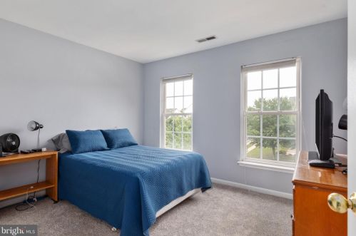 6465 Ashby Grove Loop, Haymarket VA  20169-3211 exterior