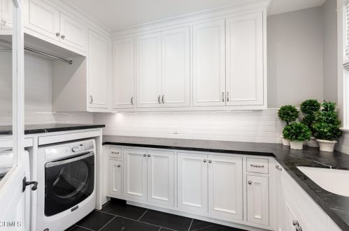 655 Hillcrest Ave, La Canada CA  91011-4040 exterior