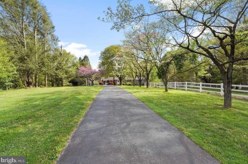 6 Crestview Rd, Landenberg, PA 19350-9134