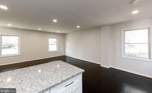 2004 York Dr, Woodbridge VA  22191-2433 exterior