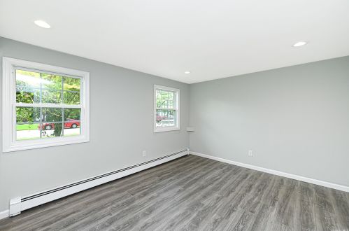 137 Cross Rd, Oakdale NY  11769-2141 exterior