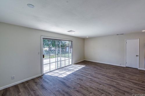 17902 Stillmore St, Santa Clarita, CA 91387-3515
