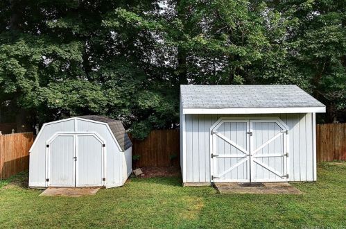 180 Stonecrest Dr, Bristol CT  06010-5321 exterior