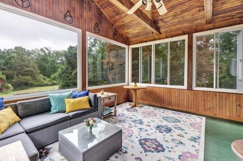 24 Morgan Dr, Wallingford CT  06492-2641 exterior