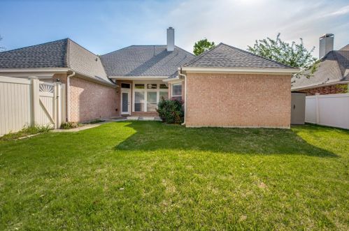 3606 Mackenzie Ln, Richardson TX  75082-2620 exterior