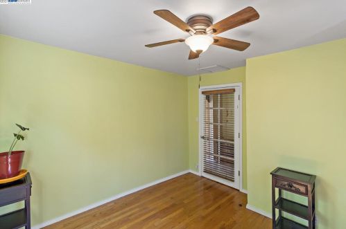 7950 Hillmont Dr, Oakland CA  94605-3521 exterior