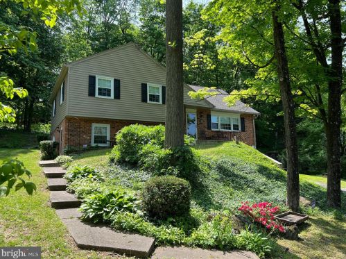 1598 Yarnall Rd, Pottstown, PA 19464-1602