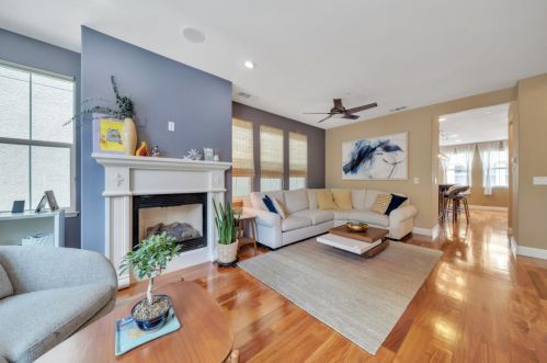 129 Azalea Dr, Mountain View CA  94041-1380 exterior