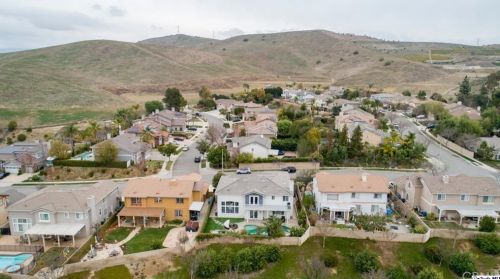 721 Cinnabar Pl, Simi Valley CA 93065-7200 exterior