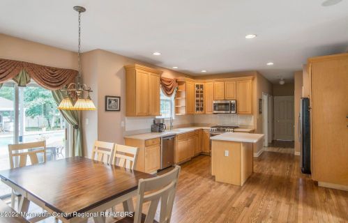 2 Sarah Ct, Jackson Twp NJ  08527-4760 exterior