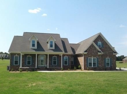 1740 Hayes Denton Rd, Columbia, TN 38401-8254