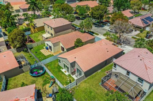 15726 16 Ct, Hollywood FL 33026-0509 exterior