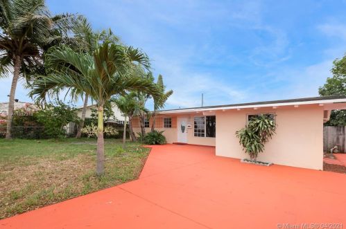 5630 9th Ct, Hialeah, FL 33012-2337