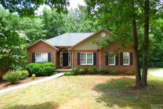 818 17th Avenue Dr, Hickory, NC 28602-8327