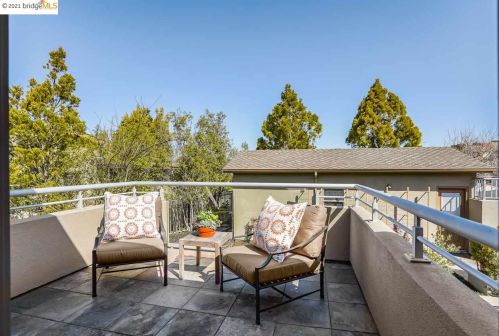 13349 Campus Dr, Oakland CA  94619-3709 exterior