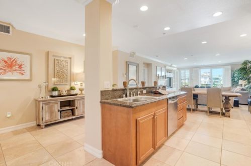 1545 Windshore Way, Oxnard CA  93035-1406 exterior