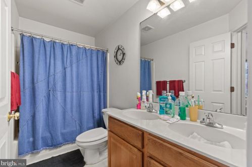 115 Norlawn Cir, Lancaster PA 17601-2666 exterior