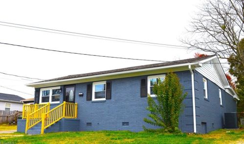 1211 Ardmore Dr, Greensboro, NC 27401-4228