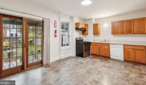 345 Chestnut St, Pottstown PA  19464-5638 exterior