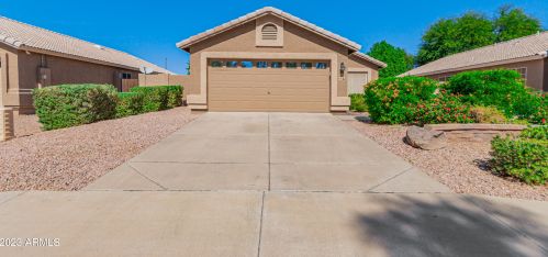 140 Betsy Ln, Gilbert, AZ 85233-8526
