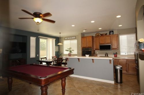 5823 Spice St, Lancaster CA  93536-2348 exterior