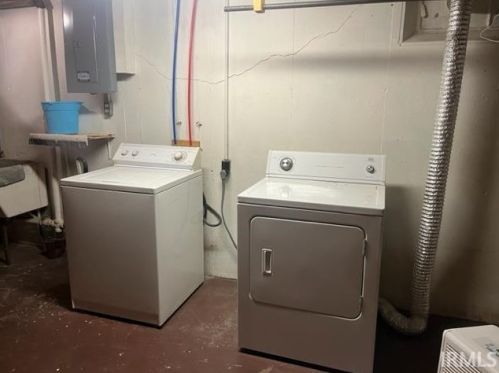 809 12 St, Mishawaka IN 46544-5822 exterior