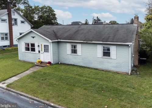 303 Redwood St, Harrisburg, PA 17109-4716