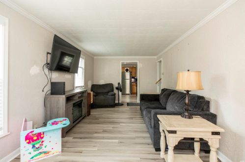 815 Liberty Dr, Mishawaka IN  46545-5905 exterior