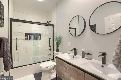 7207 Royal Oak Dr, Harrisburg PA 17112-8837 exterior