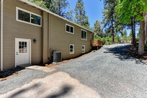 11303 Butler Rd, Grass Valley CA  95945-6918 exterior