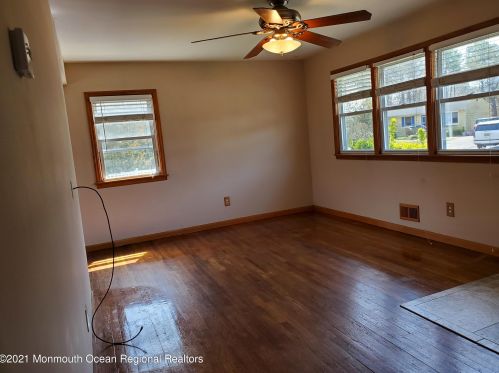 332 Northrop Rd, Bricktown NJ  08723-6812 exterior