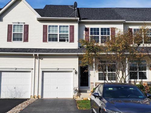 1016 King Way, Breinigsville, PA 18031-1481