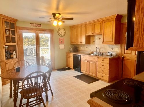 2628 Riverside Dr, Two Rivers WI  54241-1156 exterior
