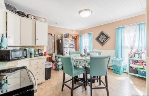 48 Ctr St, United States Coast Guard Ac CT  06320-5344 exterior