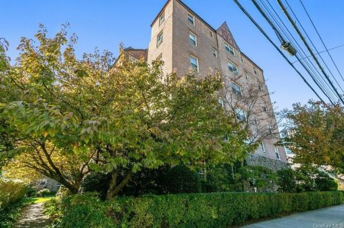 155 Centre Ave, New Rochelle NY  10805-2756 exterior