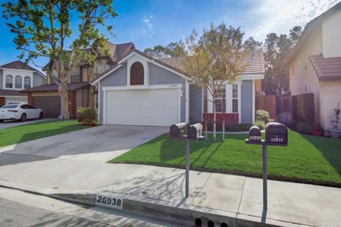 26938 Terri Dr, Santa Clarita, CA 91351-4821
