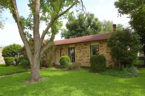 944 Lockhart Dr, Plano TX  75023-4400 exterior