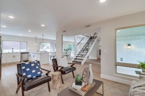 6319 Lake Athabaska Pl, San Diego CA  92119-3526 exterior