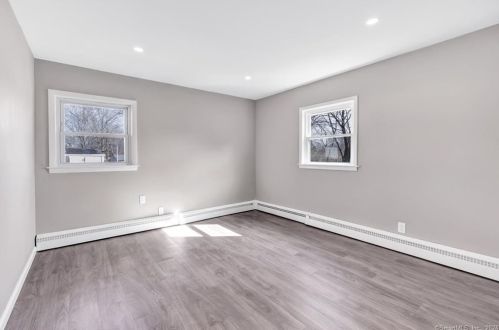 2870 Broadbridge Ave, Stratford CT  06614-2957 exterior