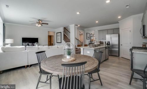 137 Winifred Dr, Hanover PA  17331 exterior