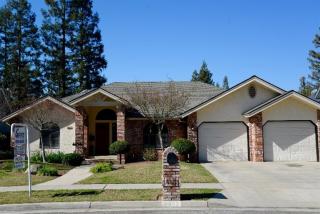 8433 Bond St, Fresno, CA 93720-2150