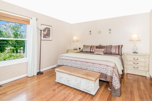 548 Pugsley Ave, Bronx NY  10473-1835 exterior