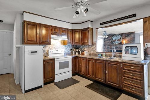 349 Chestnut St, Pottstown PA  19464-5638 exterior