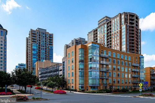 10902 Barton Hill Ct, Herndon VA  20191-5000 exterior