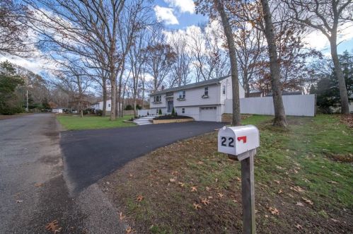 22 Bow Run, South Kingstown RI  02874-2471 exterior