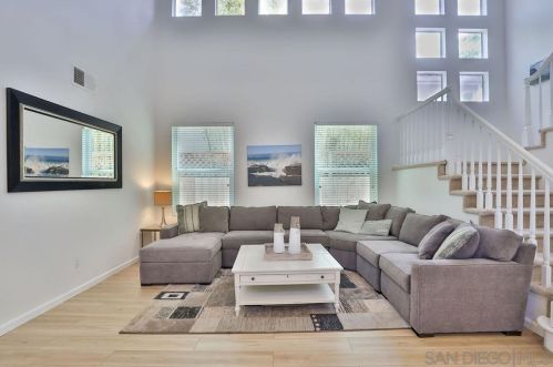 4373 Corte De La Fonda, San Diego CA  92130-2126 exterior