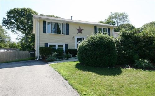 15 Meadowrue Trl, South Kingstown, RI 02874-2366