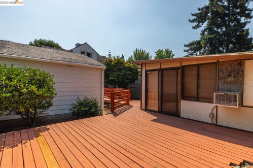 3963 Coolidge Ave, Oakland CA  94602-3428 exterior